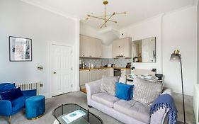 5 Rowntree House